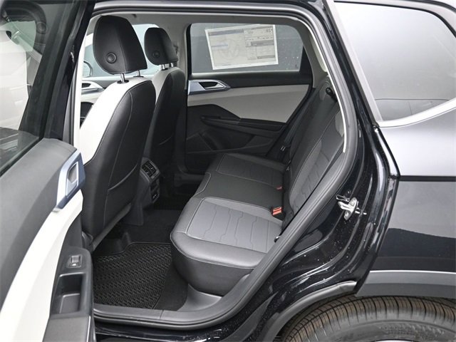 New 2026 Volkswagen Taos SE image 11