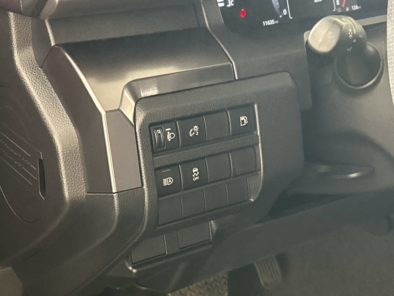 Used 2025 Toyota 4Runner SR5 AWD/4WD image 13