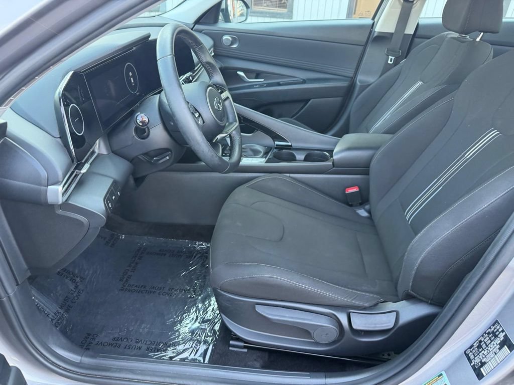 Used 2023 Hyundai Elantra SEL w/ Convenience Package FWD image 15