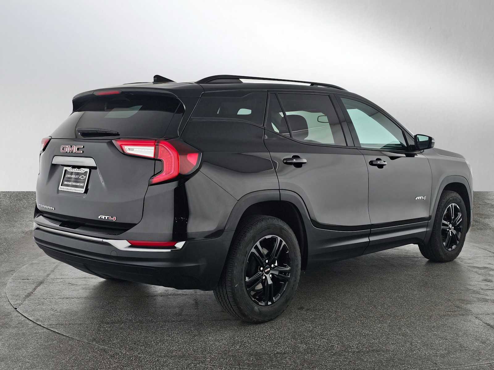 Used 2023 GMC Terrain AT4 image 7