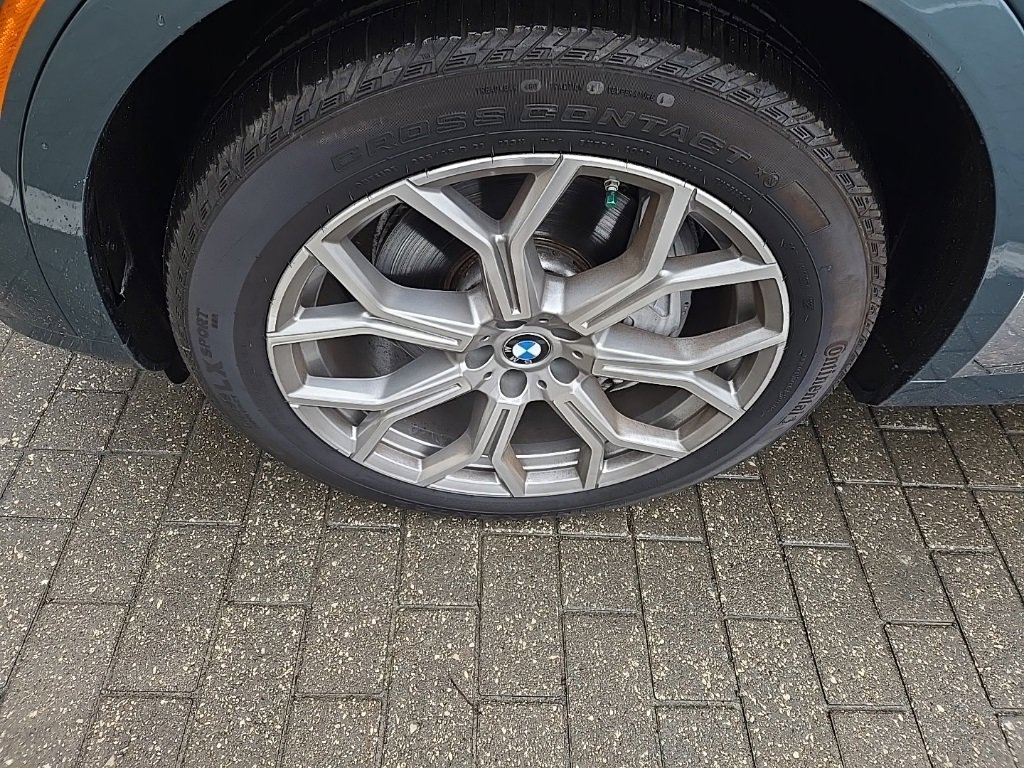 Used 2023 BMW X7 xDrive40i w/ Premium Package image 10