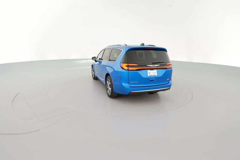 New 2026 Chrysler Pacifica Pinnacle w/ Trailer Tow Group image 9