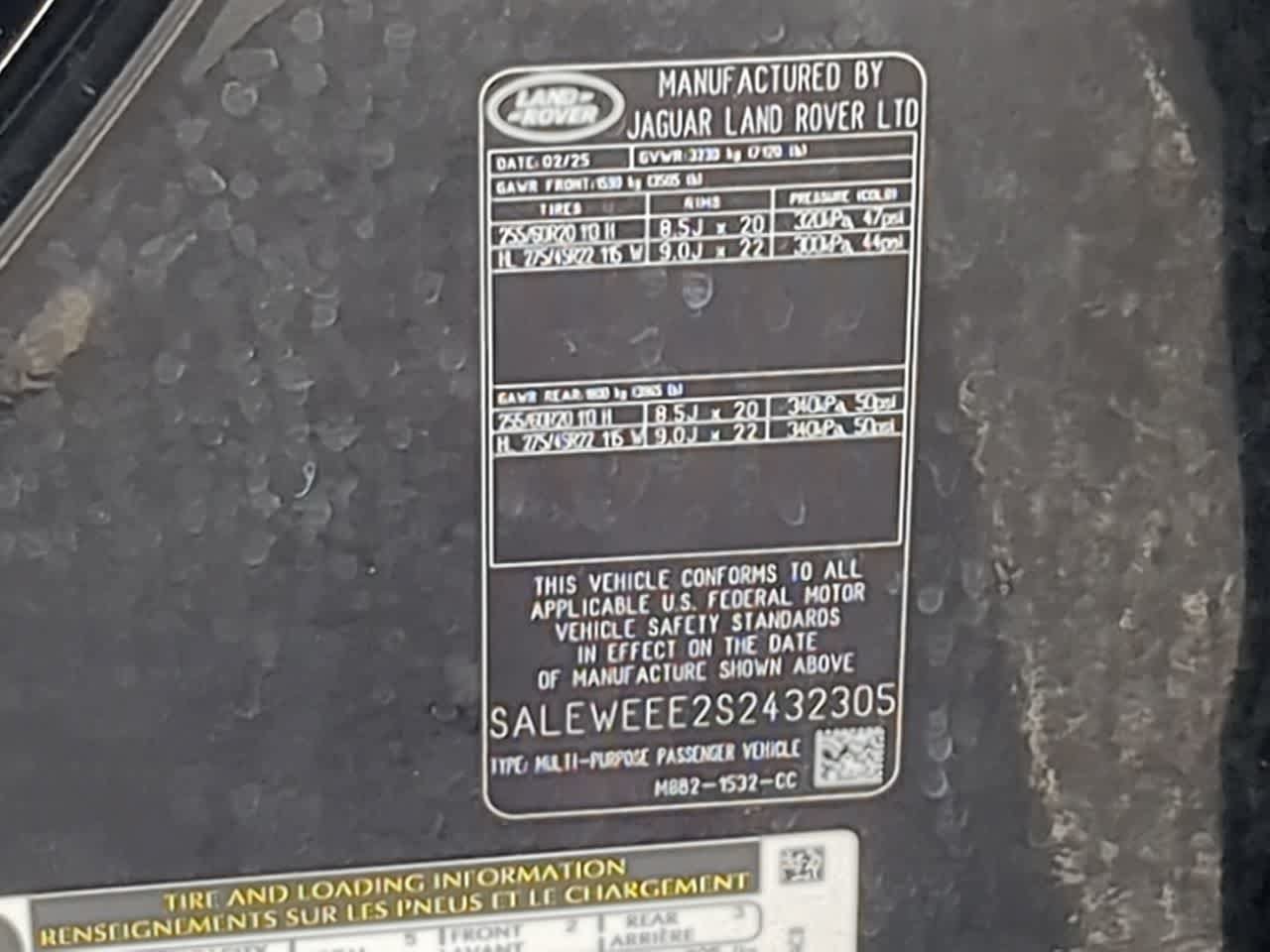 Certified 2025 Land Rover Defender 110 V8 AWD/4WD image 38