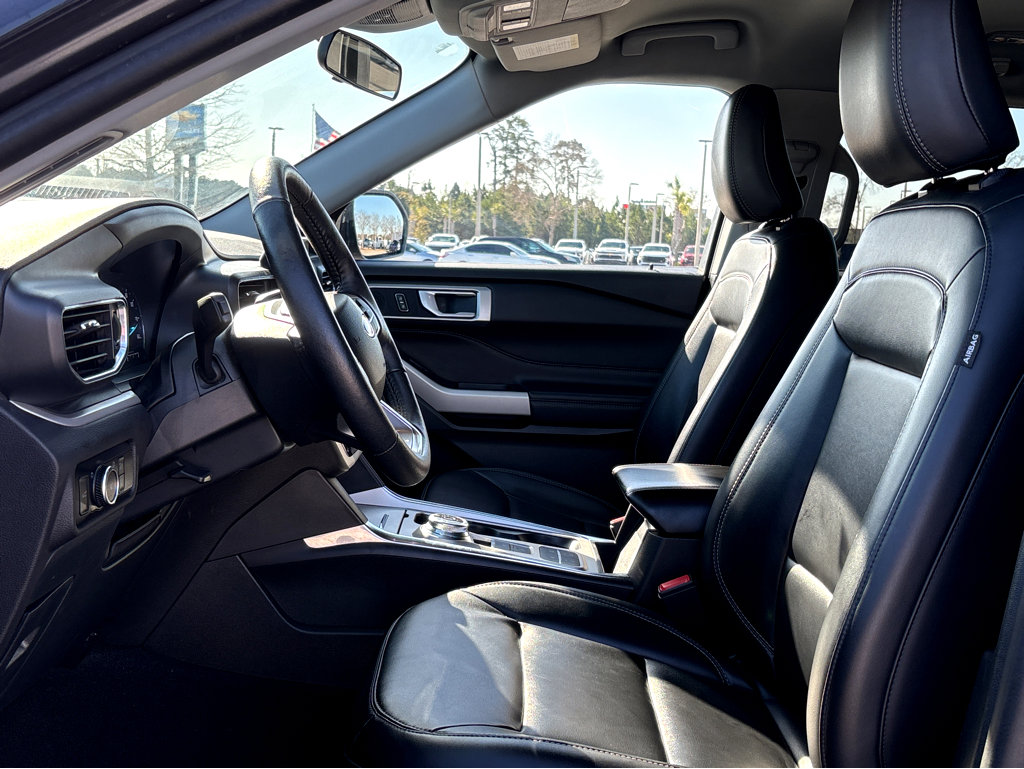 Used 2024 Ford Explorer XLT w/ Equipment Group 202A image 15