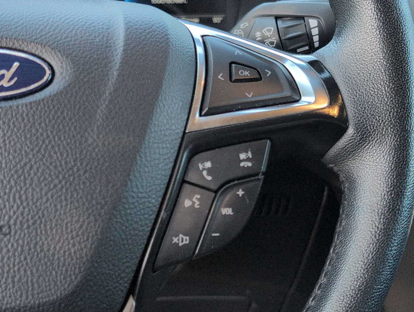 Used 2024 Ford Edge SEL AWD/4WD image 24