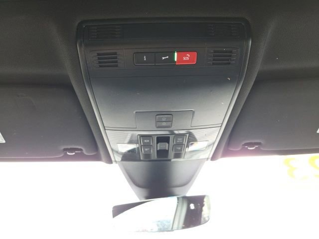 Used 2023 Volkswagen Tiguan SE R-Line image 21