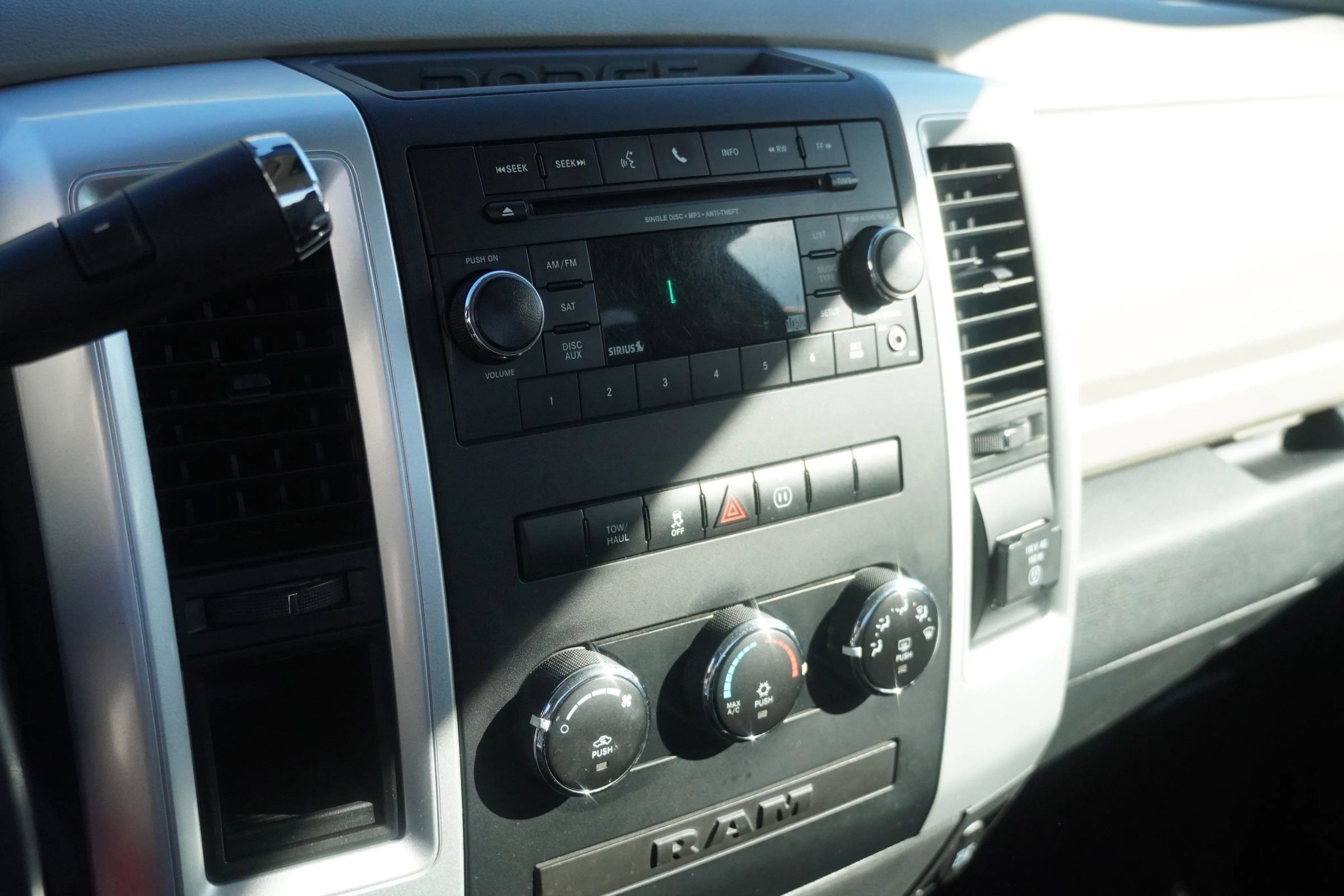 Used 2012 RAM 1500 Classic SLT w/ Luxury Group image 32