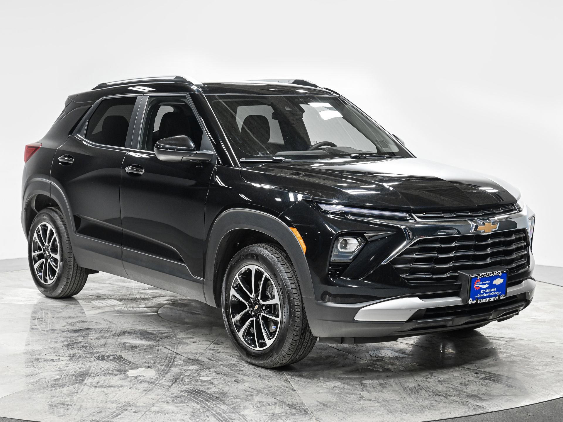 Used 2025 Chevrolet TrailBlazer LT w/ Convenience Package AWD/4WD image 9