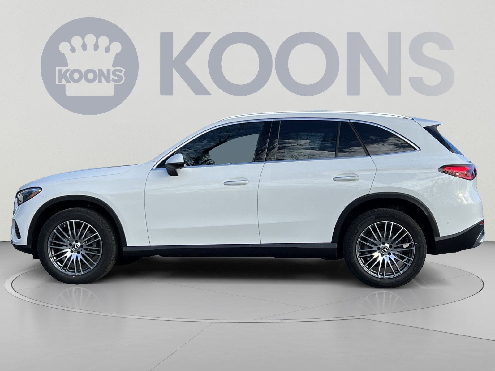 Used 2026 Mercedes-Benz GLC 300 4MATIC image 2