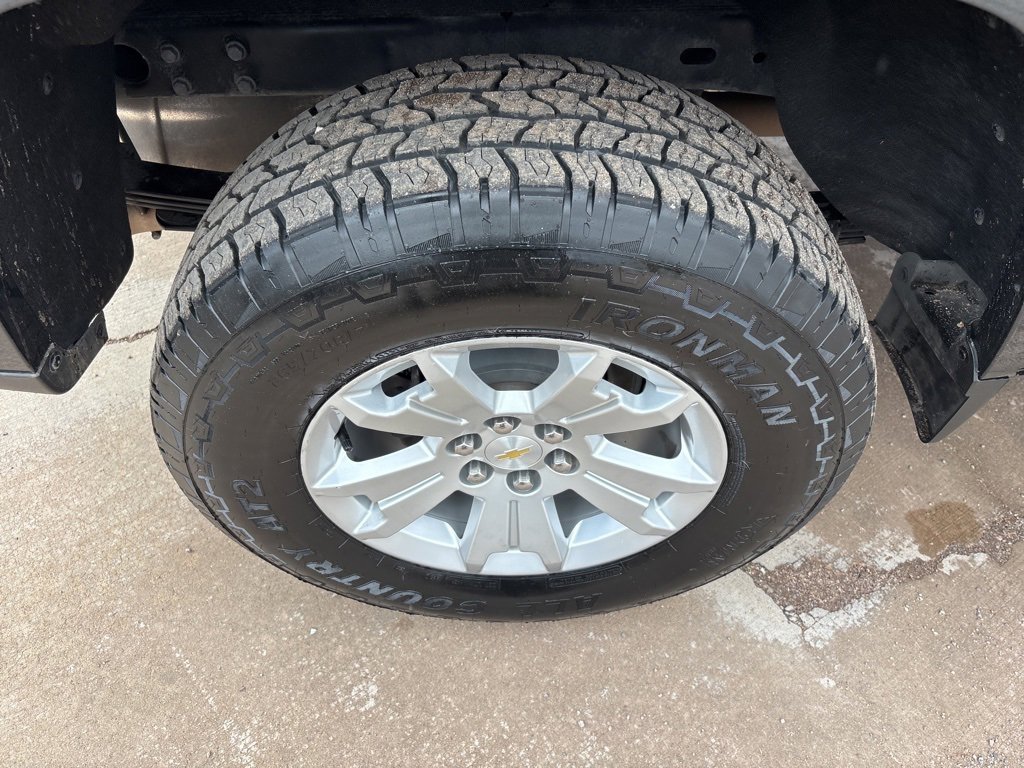 Used 2017 Chevrolet Colorado LT w/ LT Convenience Package image 11