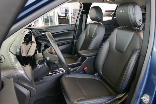 Used 2025 Buick Encore GX Sport Touring w/ Experience Buick Package image 10