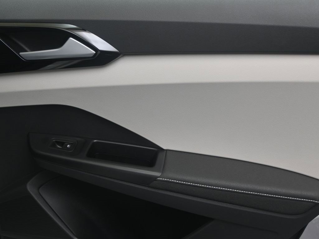 New 2025 Volkswagen Taos S image 14
