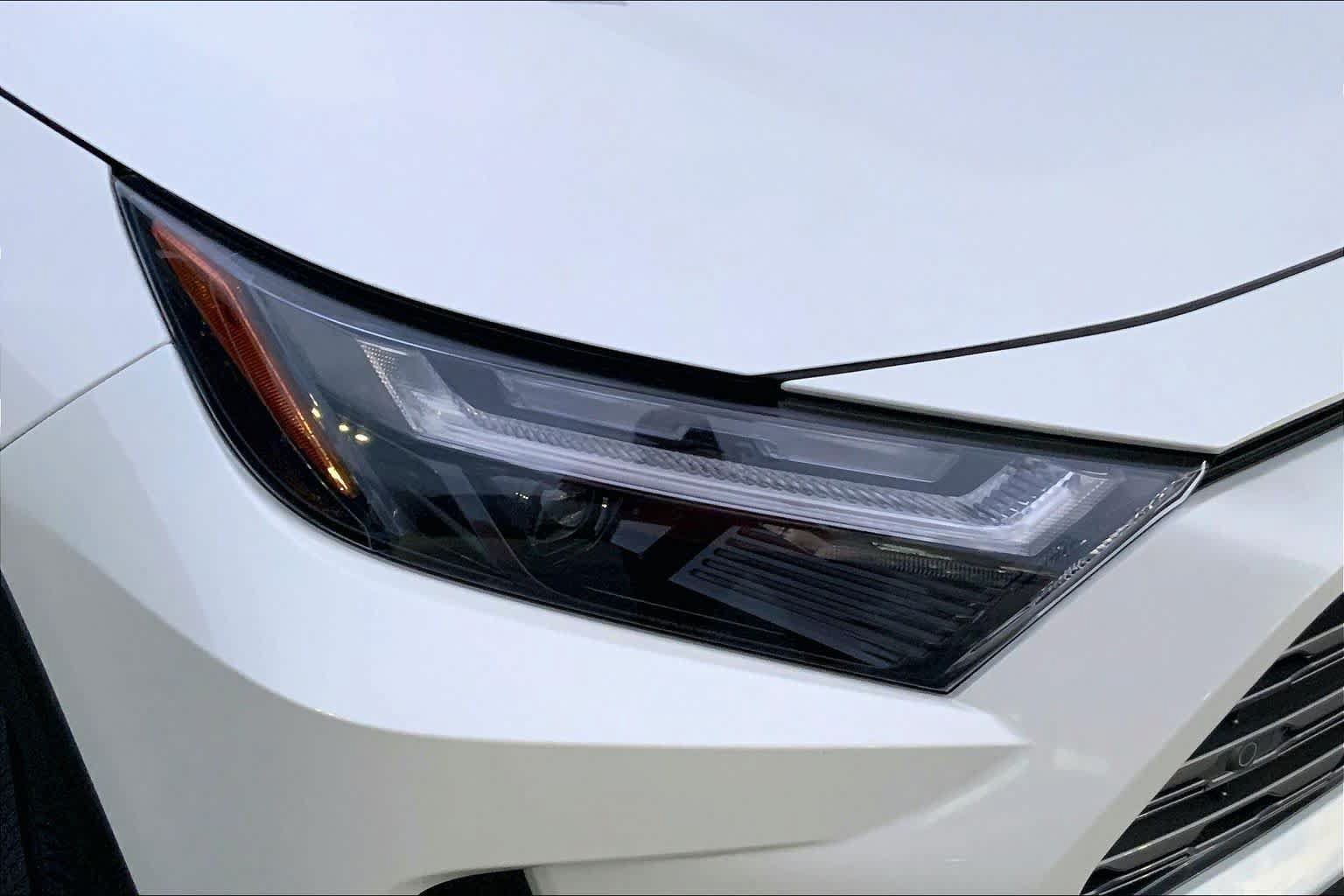 Used 2022 Toyota RAV4 Limited w/ Limited Grade Weather Package AWD/4WD image 26