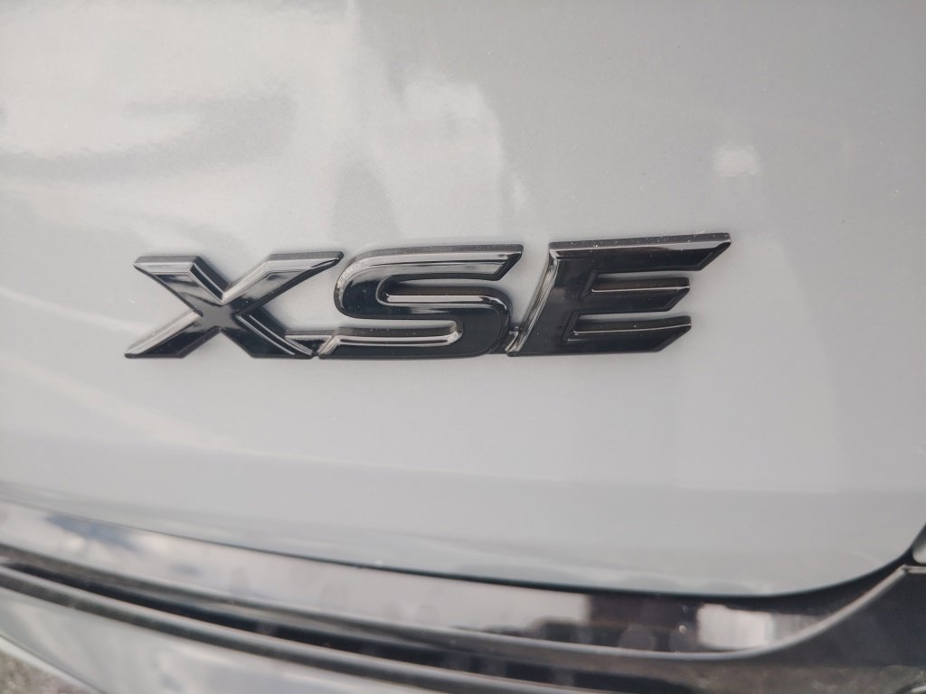 New 2026 Toyota Sienna XSE AWD/4WD image 18