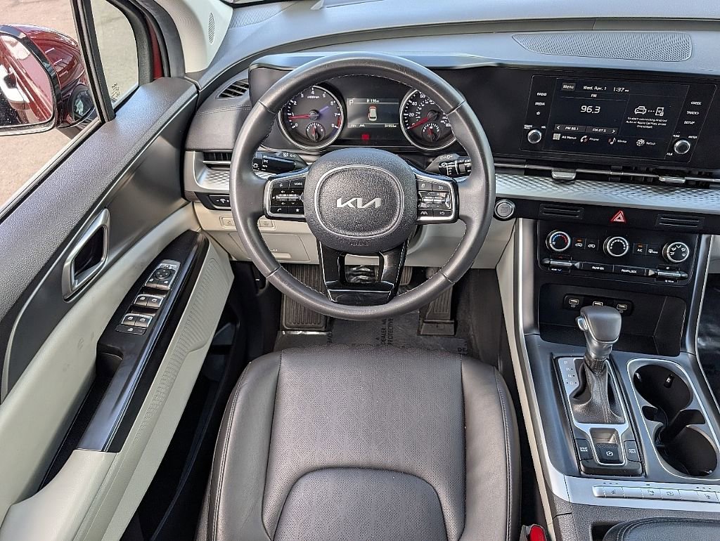 Used 2024 Kia Carnival LX FWD image 23
