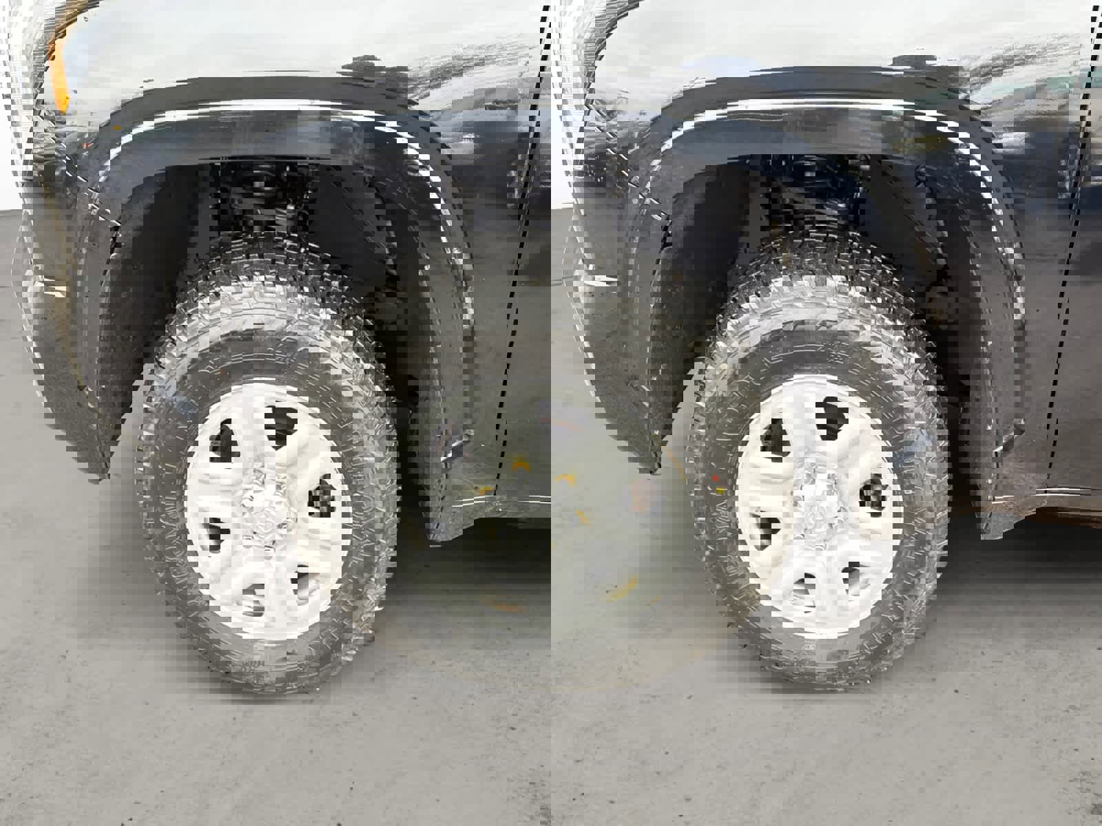 Used 2023 Toyota Tundra SR w/ SR Tow Package image 8