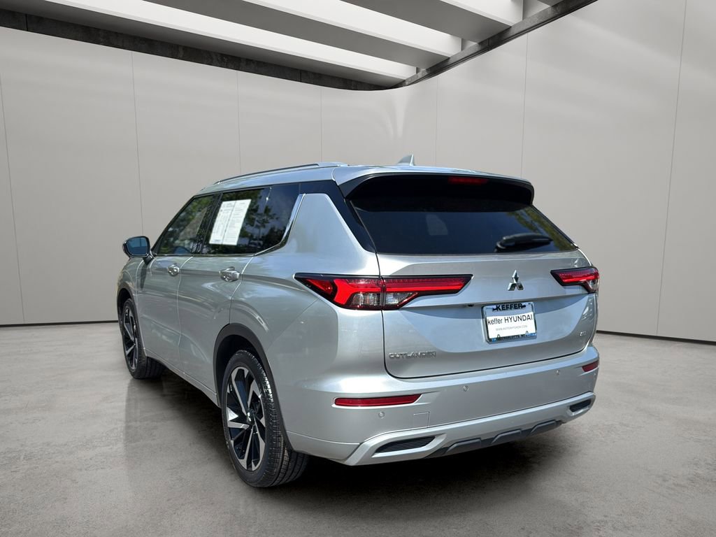Used 2022 Mitsubishi Outlander SEL FWD image 3