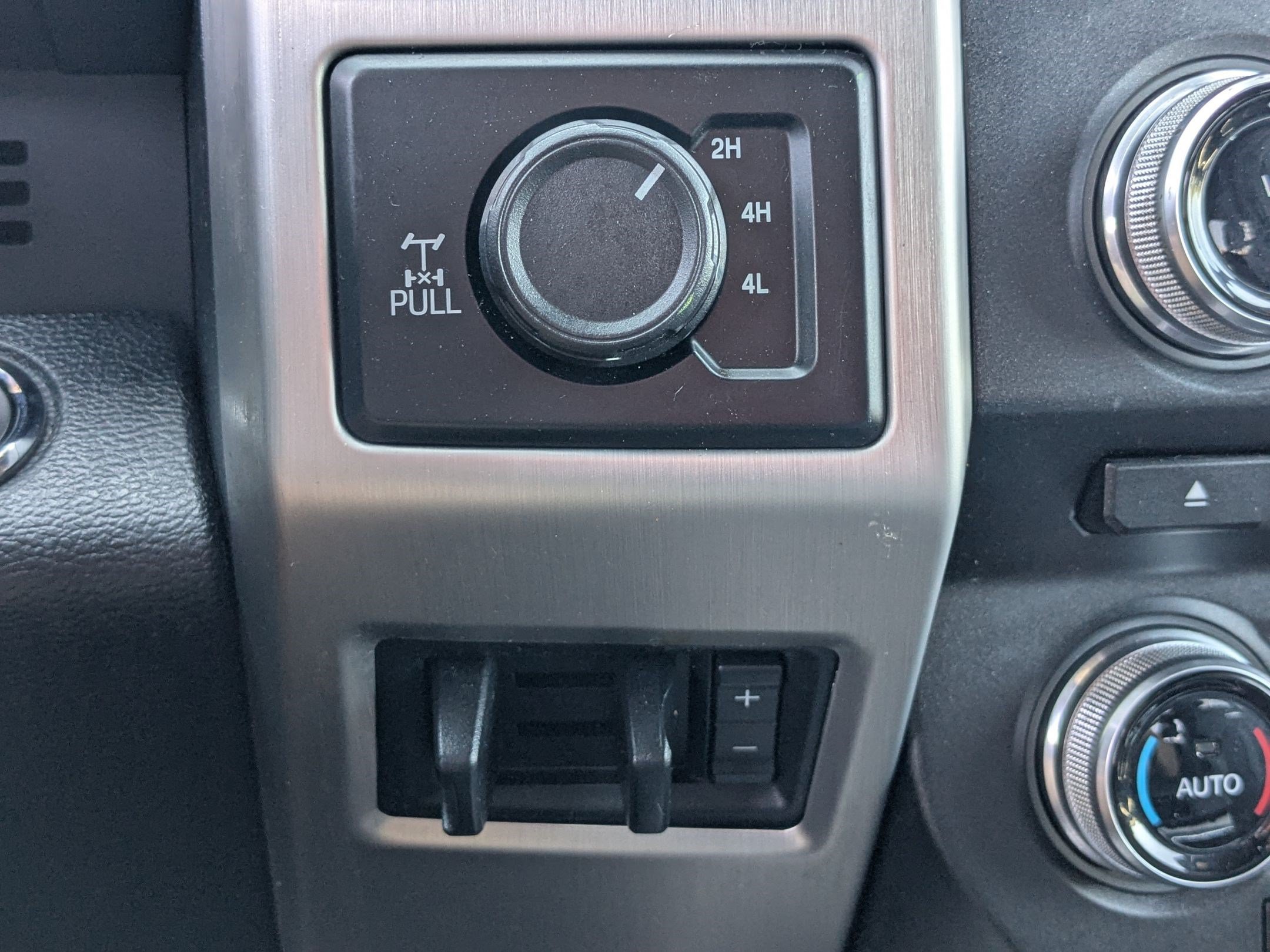 Used 2018 Ford F250 Platinum w/ Platinum Ultimate Package AWD/4WD image 29