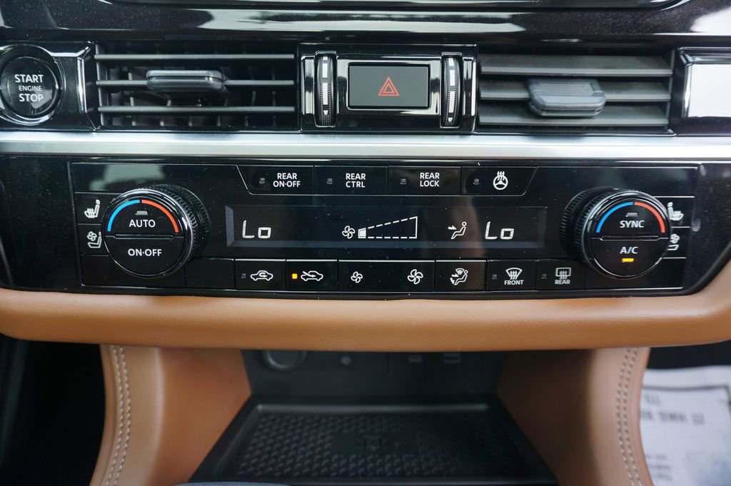 Used 2025 Nissan Pathfinder Platinum FWD image 13