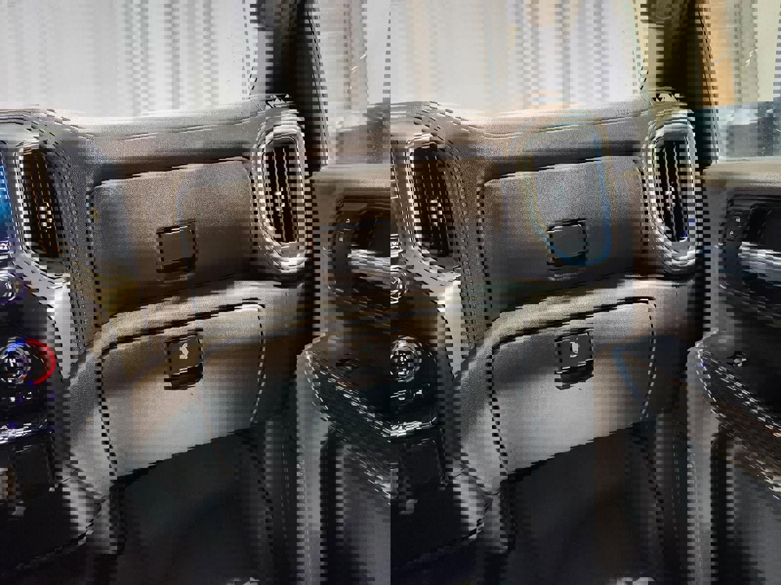 Used 2021 Chevrolet Silverado 3500 LT w/ Convenience Package image 16