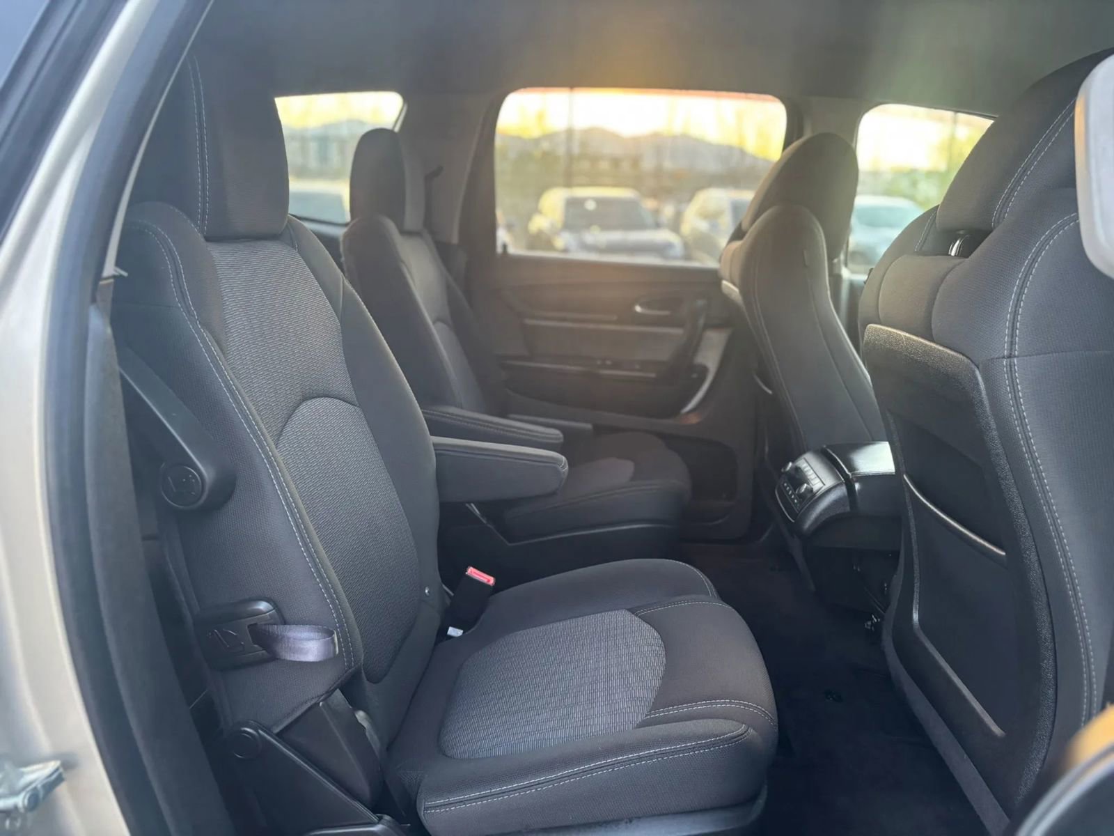 Used 2015 Chevrolet Traverse LT AWD/4WD image 23