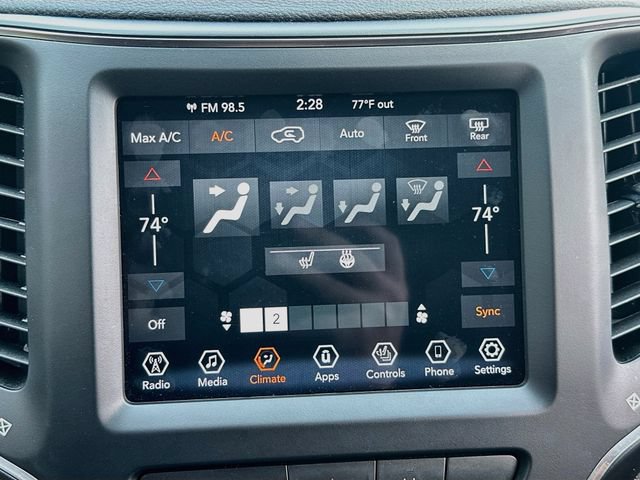 Used 2022 Jeep Cherokee Latitude Lux AWD/4WD image 16