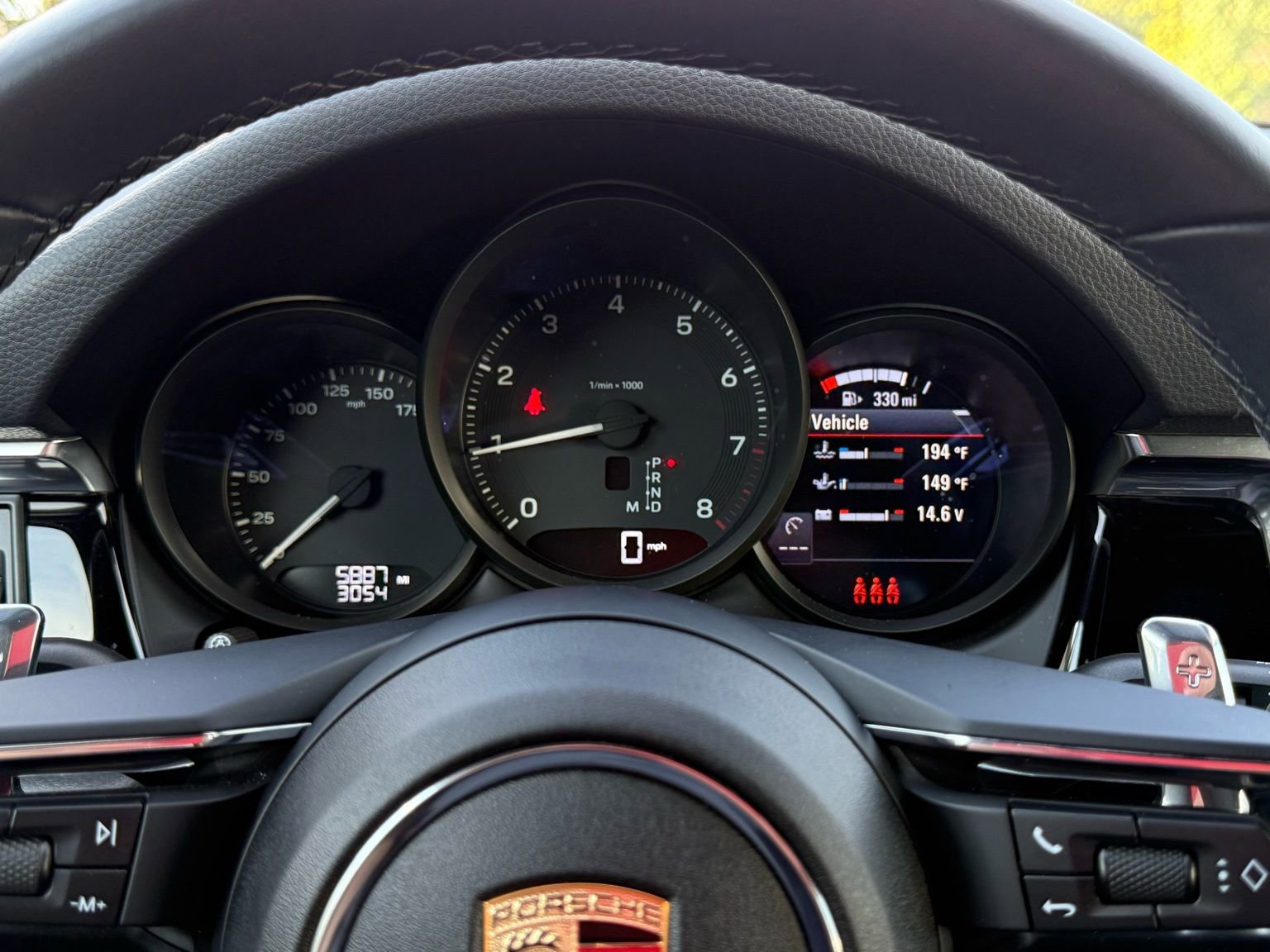 Used 2025 Porsche Macan AWD/4WD image 16