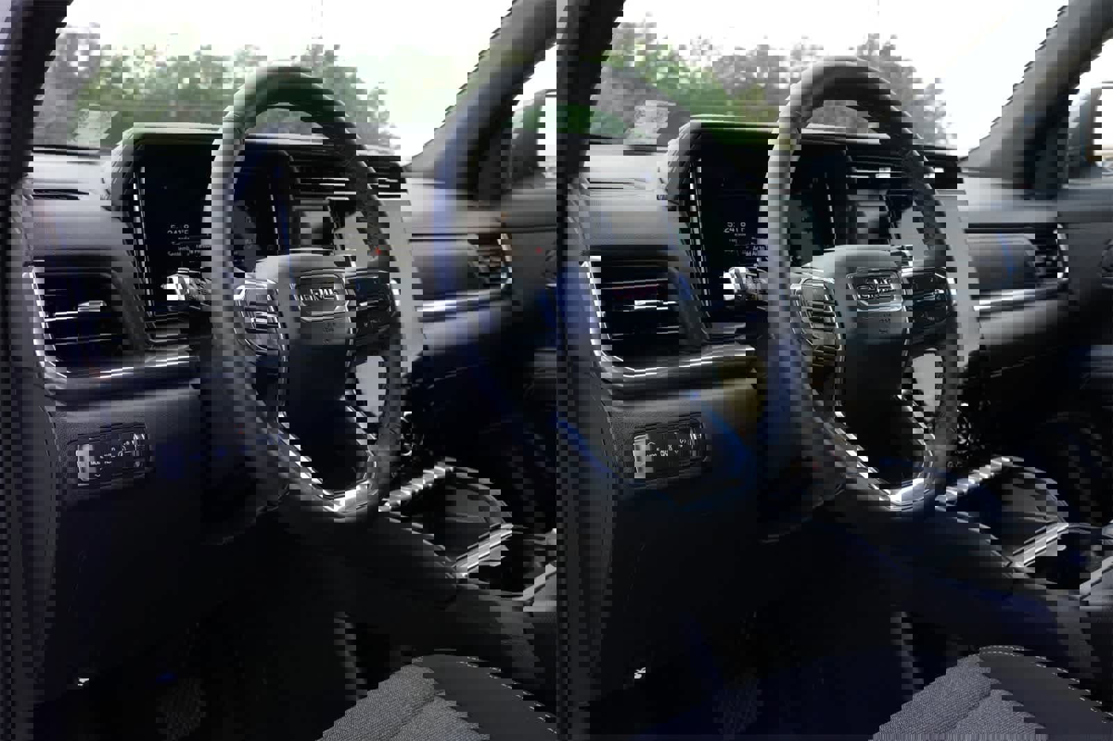 Used 2025 GMC Terrain Elevation image 16