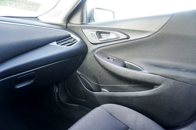 Used 2022 Chevrolet Malibu LS image 26