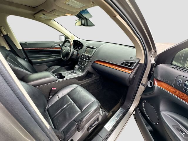 Used 2015 Lincoln MKT FWD image 28