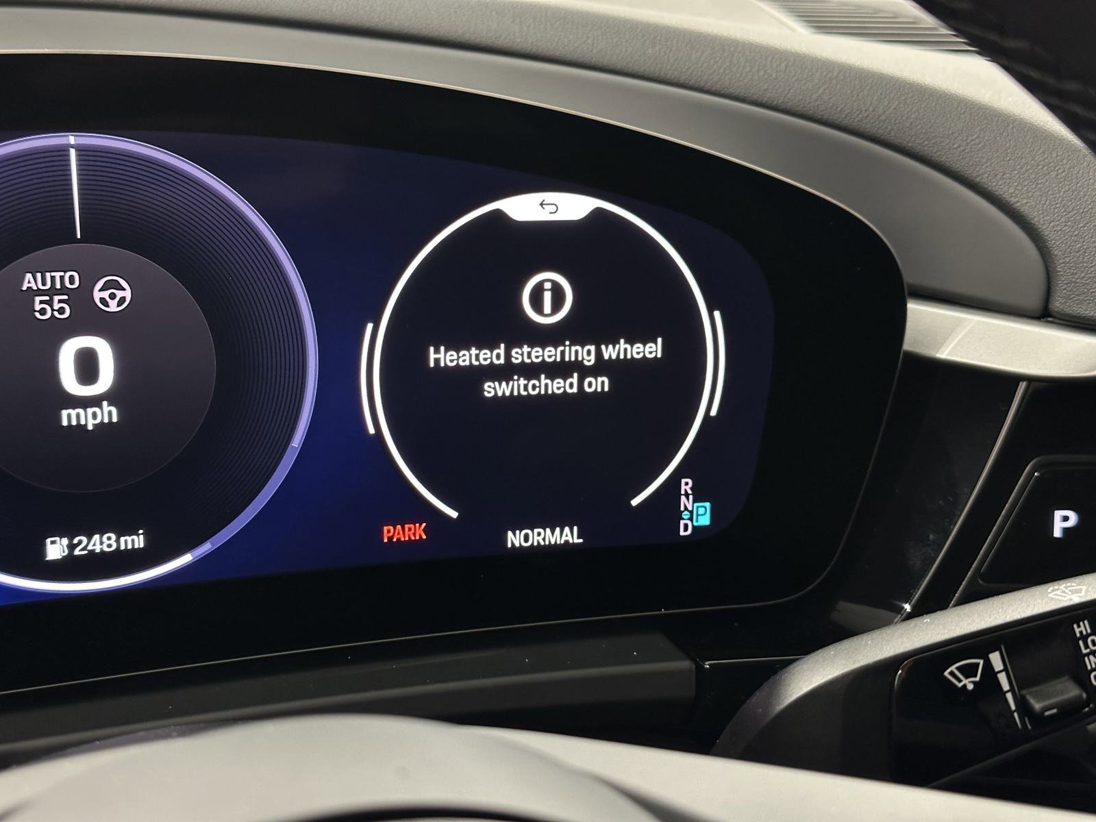 Certified 2025 Porsche Macan Electric image 50