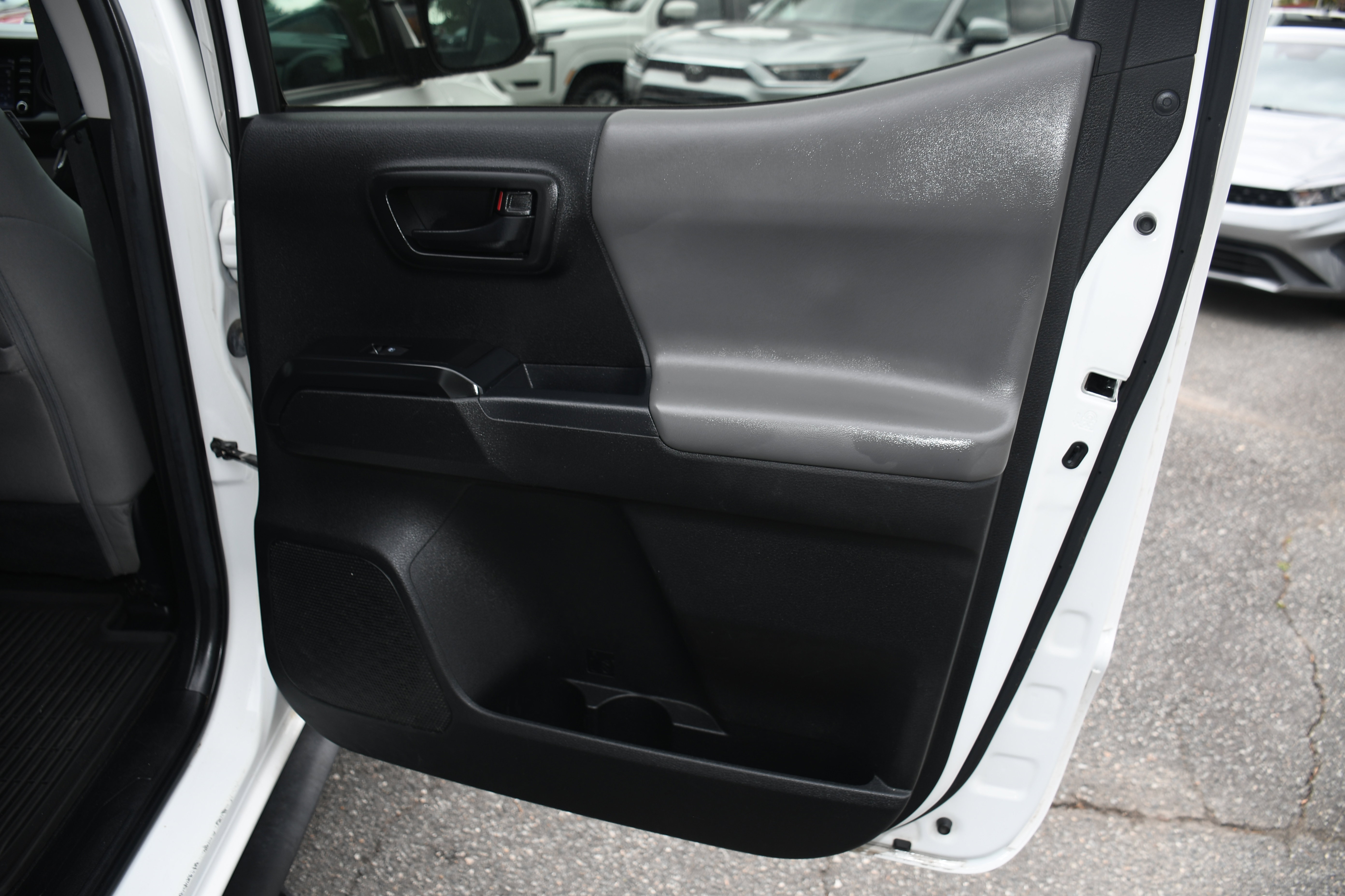Certified 2022 Toyota Tacoma SR w/ SR Convenience Package RWD image 18