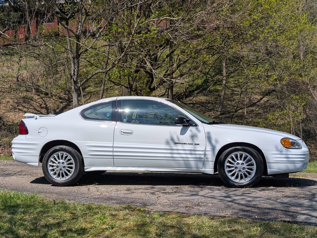 Used 2001 Pontiac Grand Am SE w/ Solid Value Appearance Pkg FWD image 11