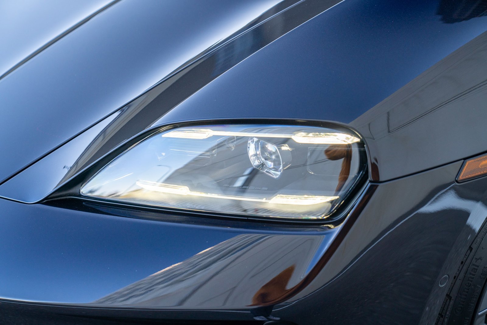 Certified 2026 Porsche Taycan AWD/4WD image 28