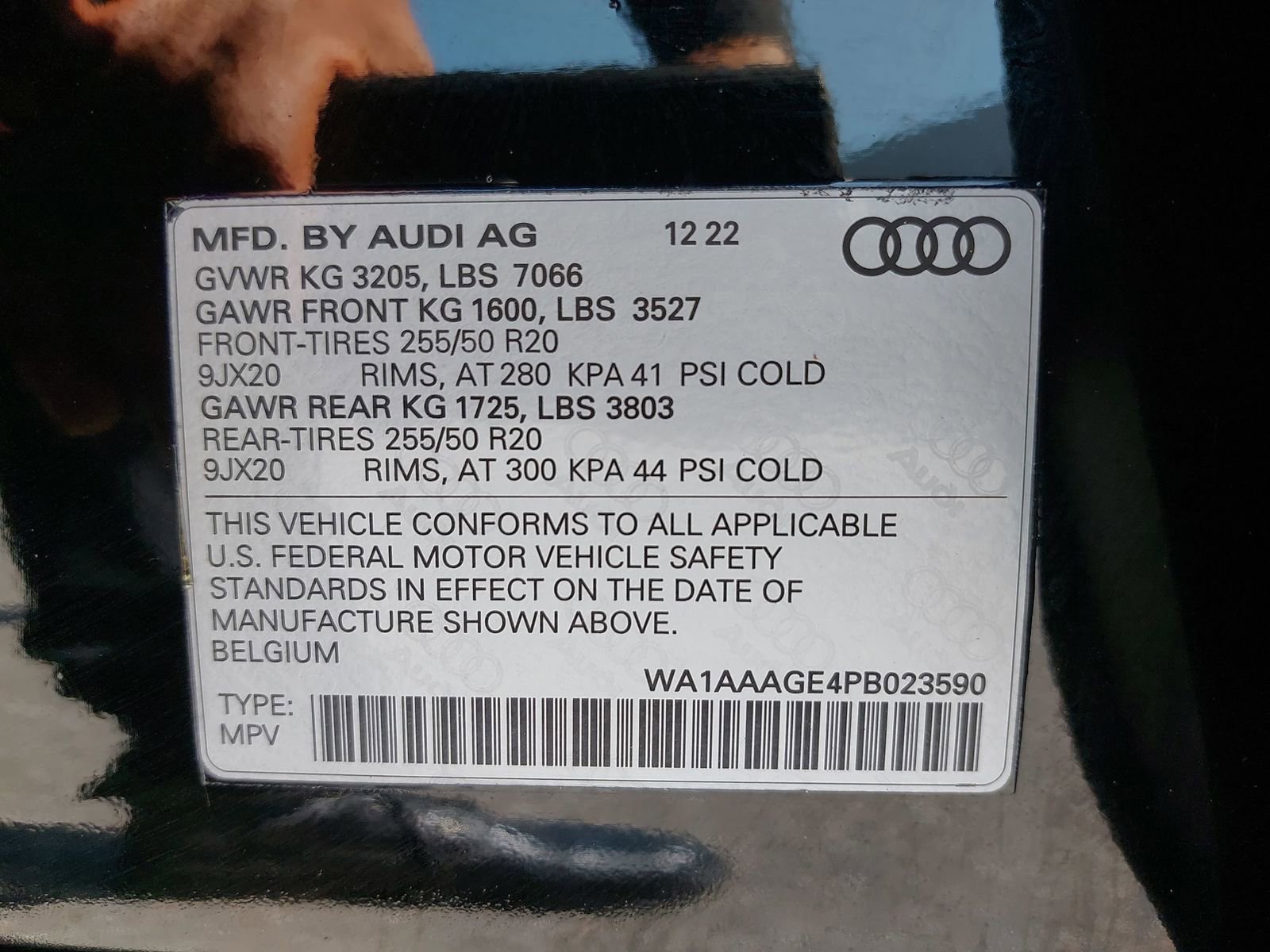 Used 2023 Audi e-tron Premium w/ Convenience Plus Package AWD/4WD image 39