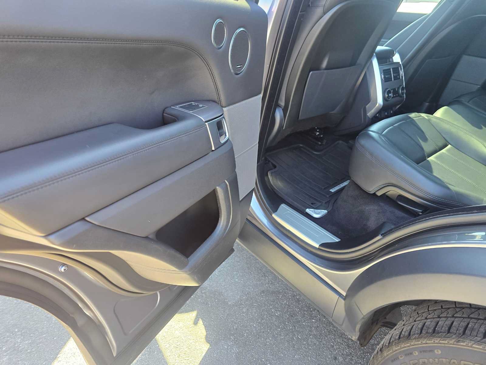 Used 2020 Land Rover Range Rover Sport HSE AWD/4WD image 16