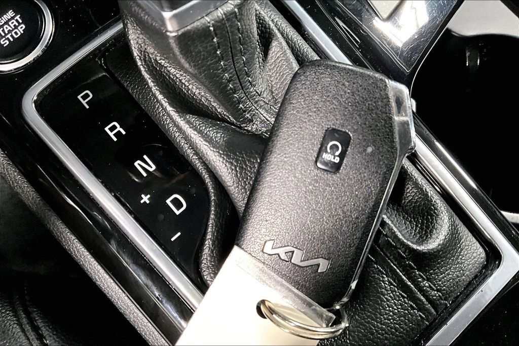 Used 2024 Kia Sportage EX image 13