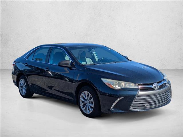 Used 2015 Toyota Camry LE image 3