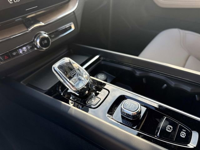 New 2026 Volvo XC60 B5 Core AWD/4WD image 31