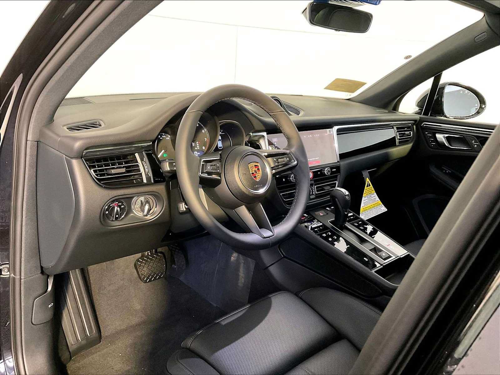 New 2026 Porsche Macan AWD/4WD image 4