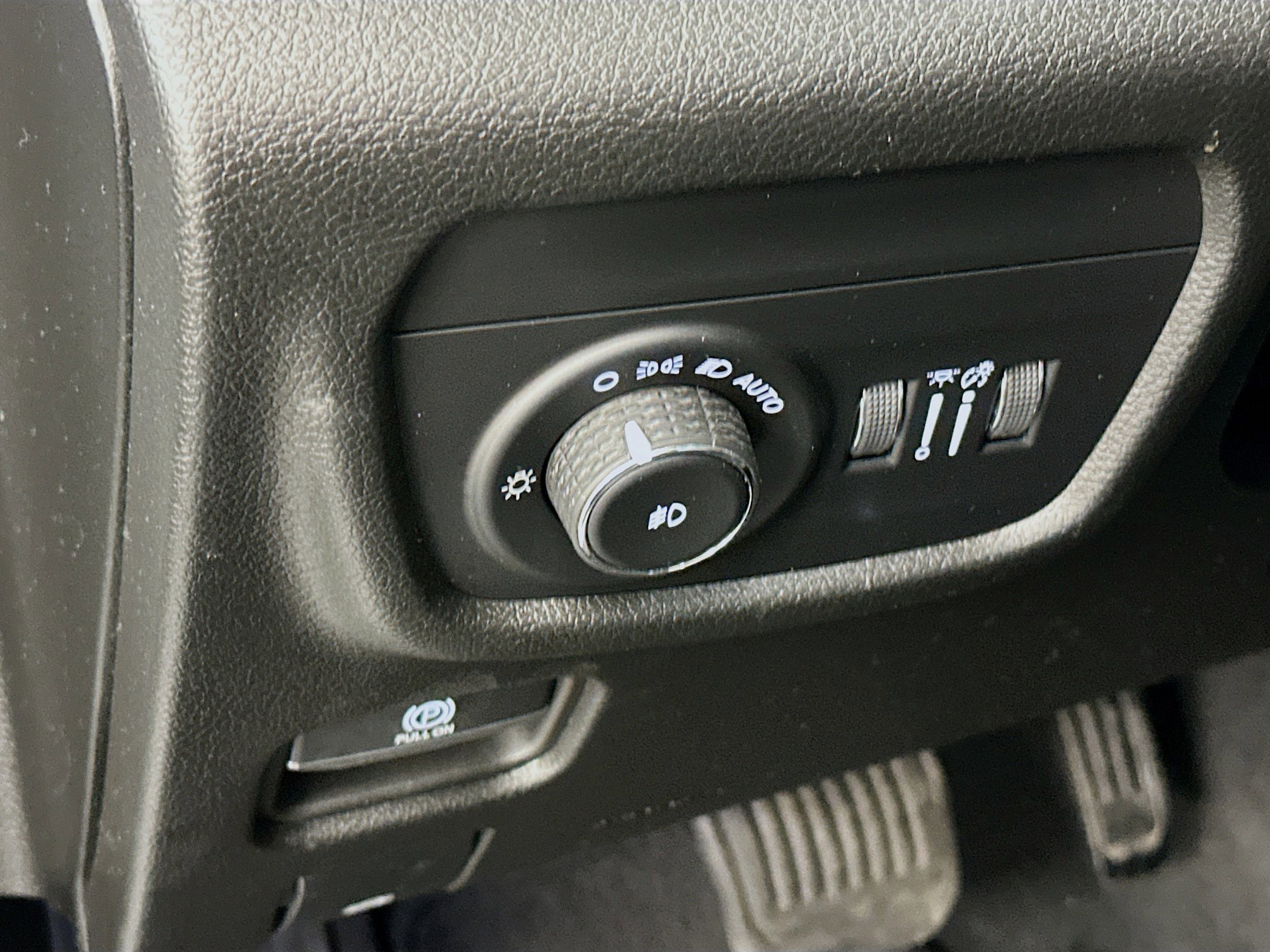 Used 2023 Jeep Grand Cherokee L Limited image 17