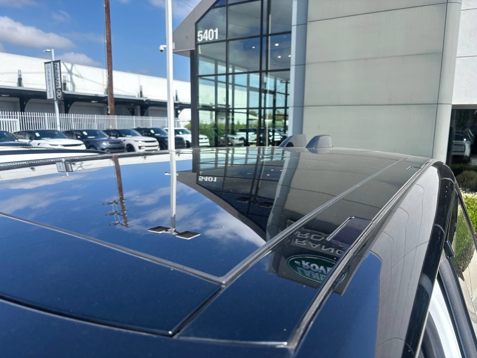 Used 2025 Land Rover Range Rover SE AWD/4WD image 9