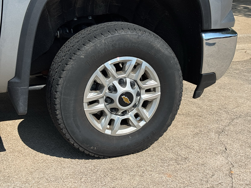 Used 2025 Chevrolet Silverado 2500 LT w/ Safety Package AWD/4WD image 9