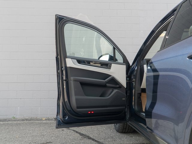 New 2026 Porsche Cayenne S image 15