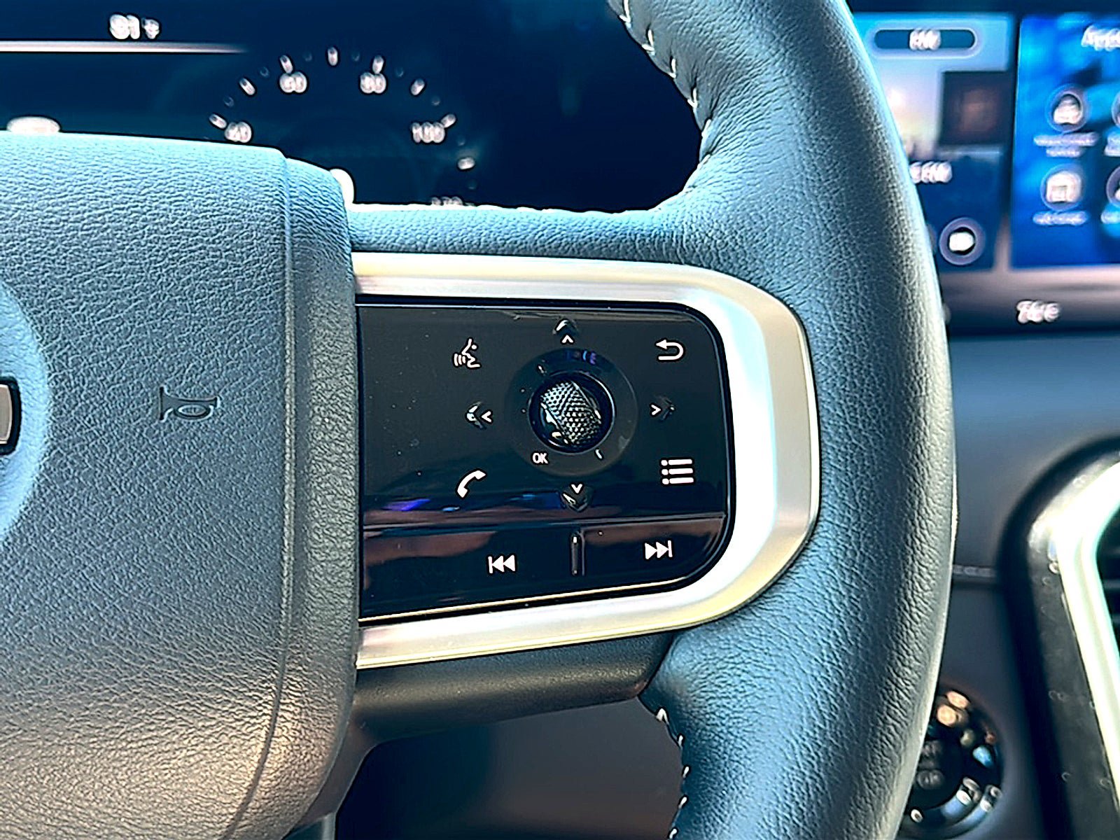 Certified 2026 Nissan Armada SV RWD image 30