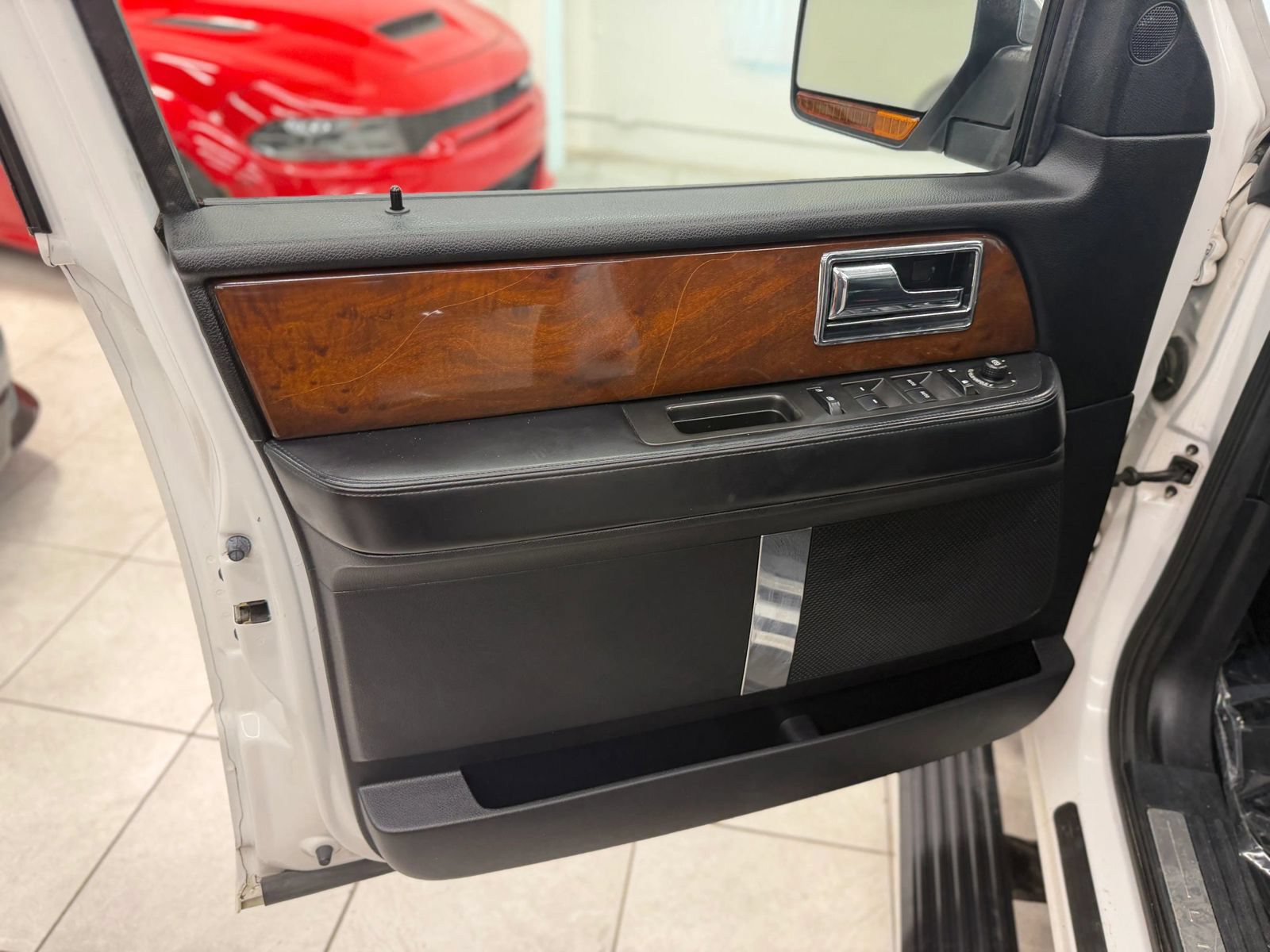 Used 2017 Lincoln Navigator Select AWD/4WD image 13