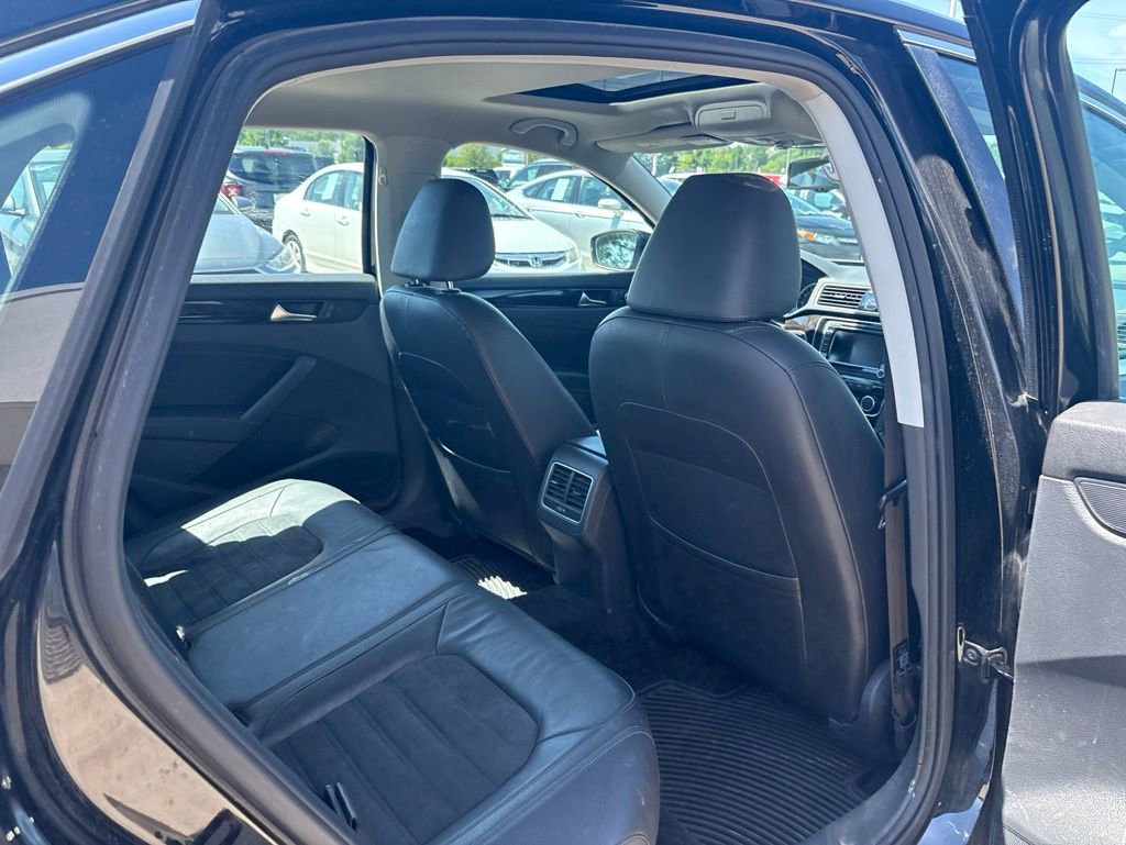 Used 2014 Volkswagen Passat TDI SEL Premium FWD image 30