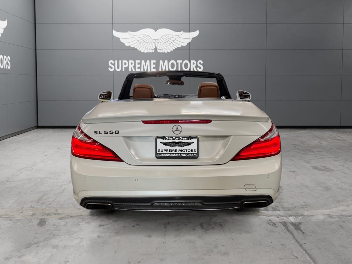 Used 2013 Mercedes-Benz SL 550 image 4