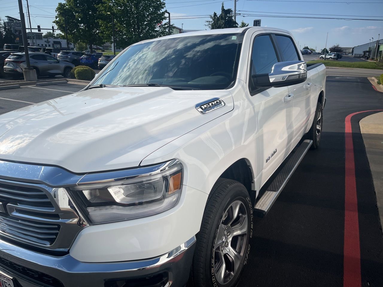 Used 2023 RAM 1500 Laramie AWD/4WD image 2