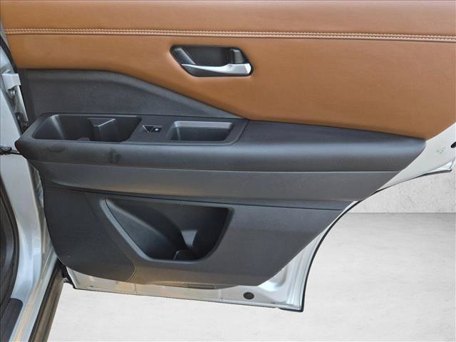 Used 2023 Nissan Pathfinder Platinum w/ Cargo Package AWD/4WD image 28